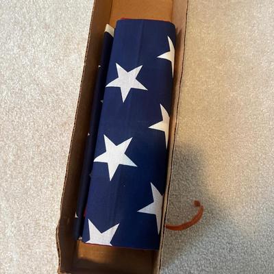 US Flags & Books (PB-MG)