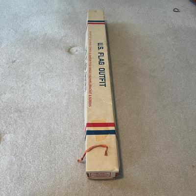 US Flags & Books (PB-MG)