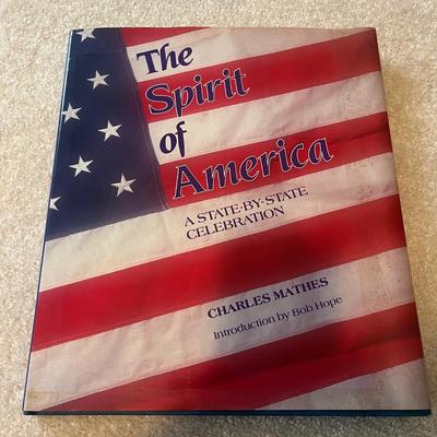 US Flags & Books (PB-MG)