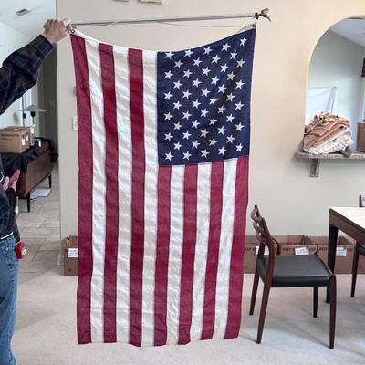 US Flags & Books (PB-MG)