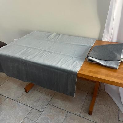 Tablecloths, Linens & More (LR-MG)