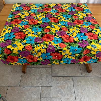 Tablecloths, Linens & More (LR-MG)