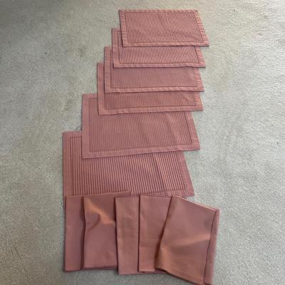 Tablecloths, Linens & More (LR-MG)