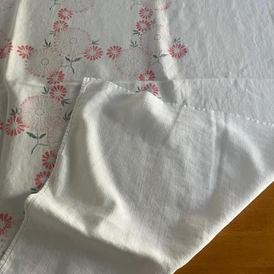 Tablecloths, Linens & More (LR-MG)