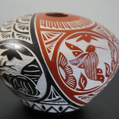 ACOMA Pasquale Laguna New Mexico -Sgraffito Pottery Beaver, Humming BIrd and Bear 6 1/2" pot
