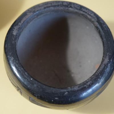 PAIR OF ETCHED BLACK CLAY POTS. 1940-1950'S 4 1/2" & 3"