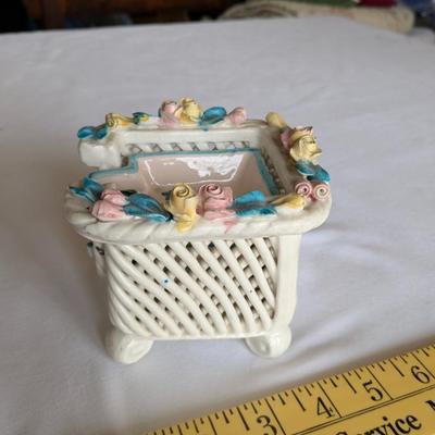 Vintage Handmade Hand Painted Ceramic 4 Pc Ashtray Set W/ Ceramic Basket Holder