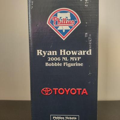LOT 23K: MLB Philadelphia Phillies Bobble Figurines w/ Boxes: Ryan Howard