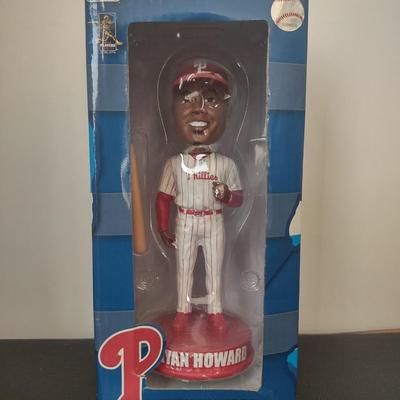 LOT 23K: MLB Philadelphia Phillies Bobble Figurines w/ Boxes: Ryan Howard