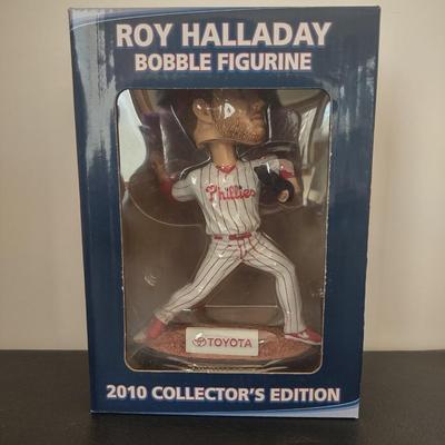LOT 24K: MLB Philadelphia Phillies Roy Halladay Bobble Figurines in Boxes