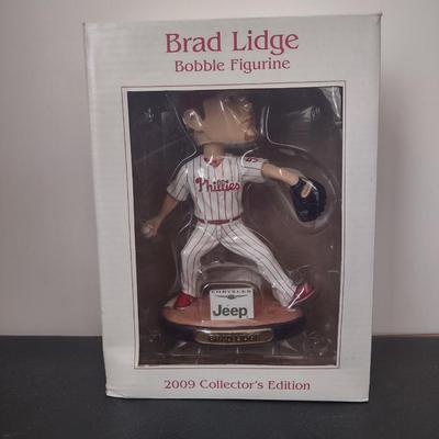LOT 26K: MLB Philadelphia Phillies Bobble Figurines in Boxes: Jamie Moyer, Hunter Pence, Brad Lidge & Larry Bowa