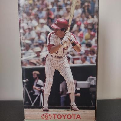 LOT 26K: MLB Philadelphia Phillies Bobble Figurines in Boxes: Jamie Moyer, Hunter Pence, Brad Lidge & Larry Bowa