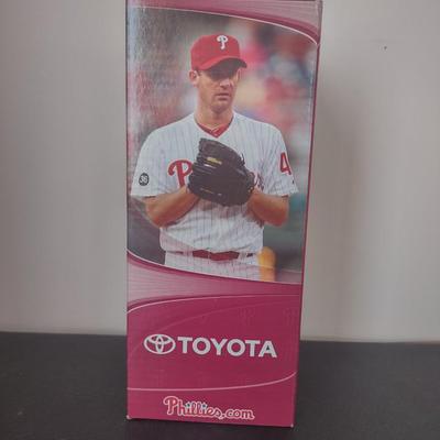 LOT 30K: MLB Philadelphia Phillies Player Bobble Figures in Boxes: Roy Oswalt & Placido Polanco