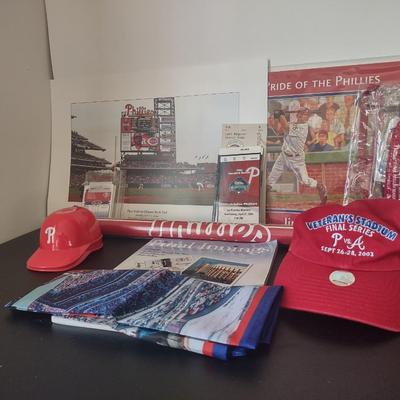 LOT 38K: Philadelphia Phillies Collectibles