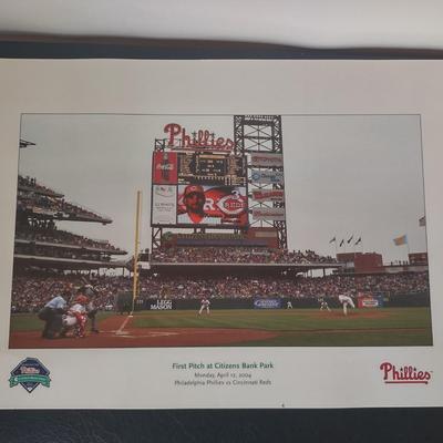 LOT 38K: Philadelphia Phillies Collectibles