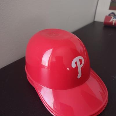 LOT 38K: Philadelphia Phillies Collectibles