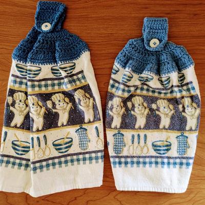 LOT 45K: Vintage Pillsbury Doughboy Kitchen Utensil Holder, Magnets And Hanging Kitchen Towels With Coordinating Hand Crocheted Potholders