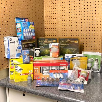LOT 64U: Large Light Bulb Collection and Light Bulb Changer Pole
