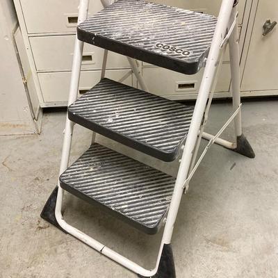 LOT 65U: Davidson 4 Foot Folding Ladder and Cosco Folding Step Stool