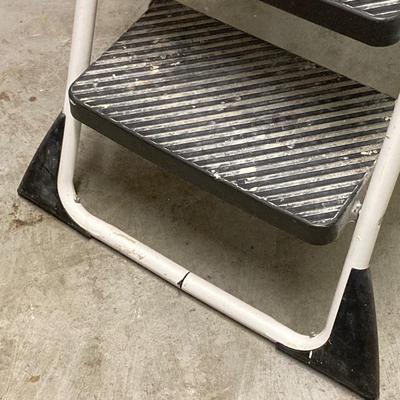 LOT 65U: Davidson 4 Foot Folding Ladder and Cosco Folding Step Stool