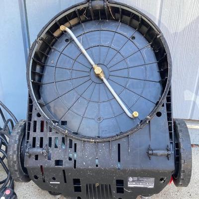 LOT 74G: Husky Deck Mate Pressure Washer HU80215, Husky Electric Power Cord and Pair of Telescopic Brushes /