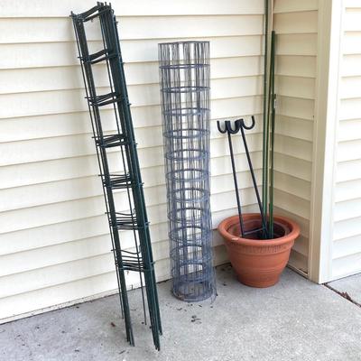 LOT 78G: Lawn and Garden - Terra Cotta Planters, Nine Green Metal Trellis Stakes, Fencing and More