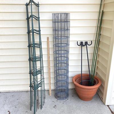 LOT 78G: Lawn and Garden - Terra Cotta Planters, Nine Green Metal Trellis Stakes, Fencing and More