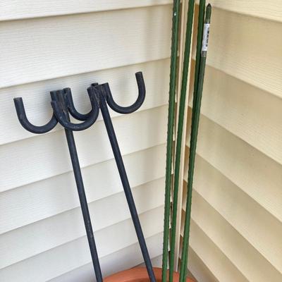 LOT 78G: Lawn and Garden - Terra Cotta Planters, Nine Green Metal Trellis Stakes, Fencing and More
