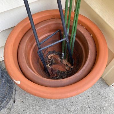LOT 78G: Lawn and Garden - Terra Cotta Planters, Nine Green Metal Trellis Stakes, Fencing and More