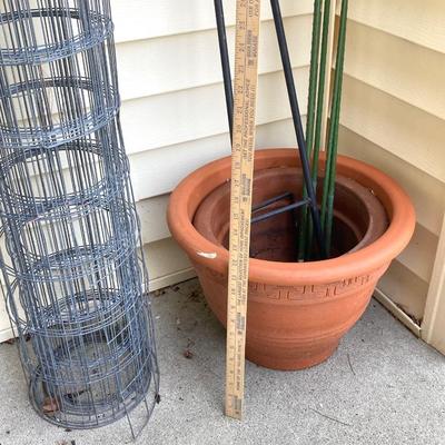 LOT 78G: Lawn and Garden - Terra Cotta Planters, Nine Green Metal Trellis Stakes, Fencing and More