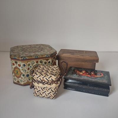 LOT 103K: Various Small Trinket Boxes