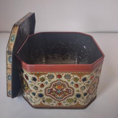 LOT 103K: Various Small Trinket Boxes