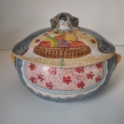 LOT 108K: Vintage Handpainted Italian Casserole Dish and Vintage Metal Serving Tray