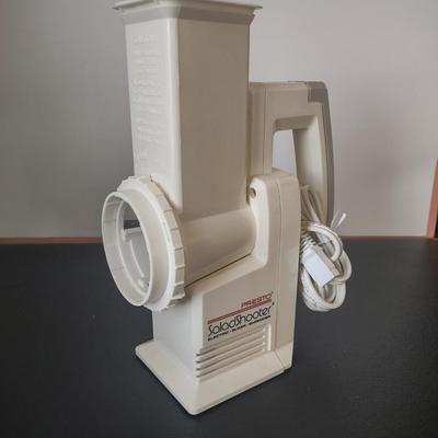 LOT 110K: Waffle Maker, Crock Pot and Electric Slicer/Shredder