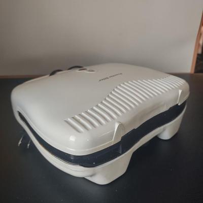 LOT 110K: Waffle Maker, Crock Pot and Electric Slicer/Shredder