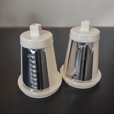 LOT 110K: Waffle Maker, Crock Pot and Electric Slicer/Shredder