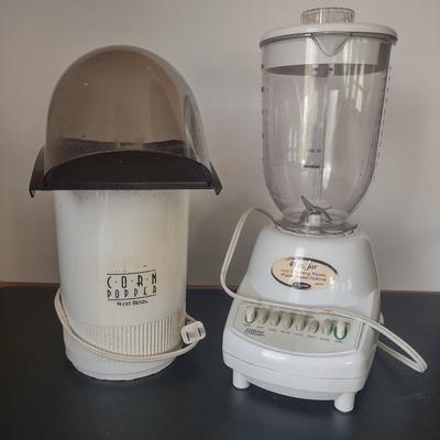 LOT 111K: Corn Popper and Blender