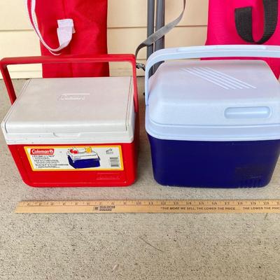 LOT 123G: Outdoor Portable Chairs with Pair of Small Coolers (Coleman and Rubbermaid)