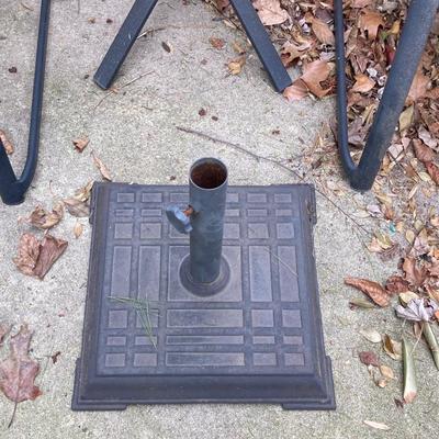 LOT 125Y: Patio Furniture Set - Six Folding Chairs, Small Table and Umbrella Stand