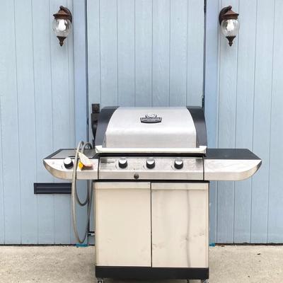 LOT 126G: Char-broil Commercial Series Outdoor Gas Grill with Accessories