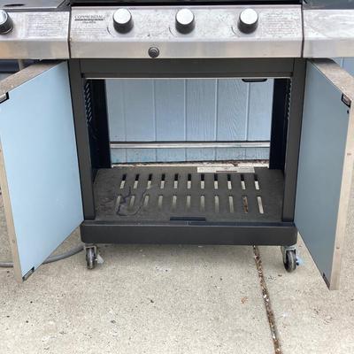 LOT 126G: Char-broil Commercial Series Outdoor Gas Grill with Accessories