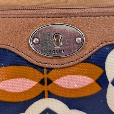 LOT 163X: Collection of Wallets: Bloomingdale's Italian Leather, Fossil, Vera Bradley And More