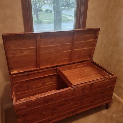 LOT 164: Wooden Chest w/ Rolling Inner Shelf (W-47.5 in, D-20 in, H-24in)