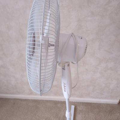 LOT 165: Standing Oscillating Fan