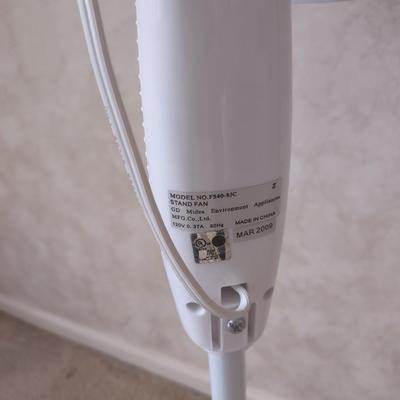 LOT 165: Standing Oscillating Fan