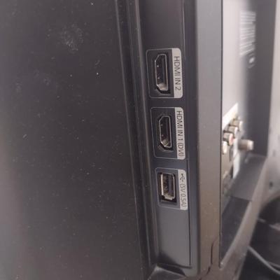 LOT 167: 27.5 in Samsung TV ( Audio Not Tested but Powers On)