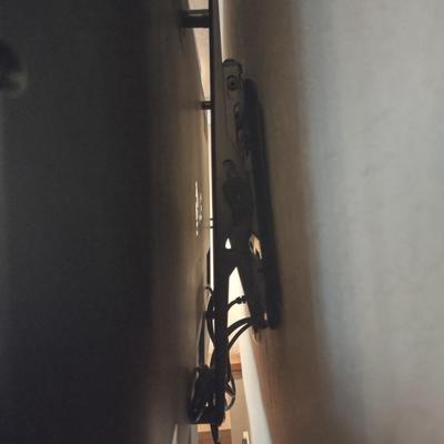 LOT:: 43.5 in LG TV (Not Tested)