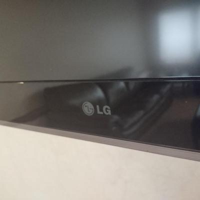 LOT:: 43.5 in LG TV (Not Tested)