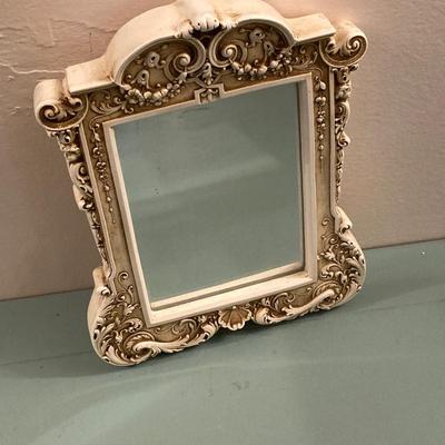 LOT 205B: Large Collection of Smaller Sized Picture Frames