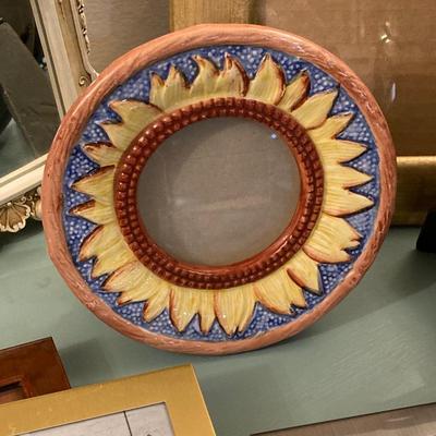 LOT 205B: Large Collection of Smaller Sized Picture Frames